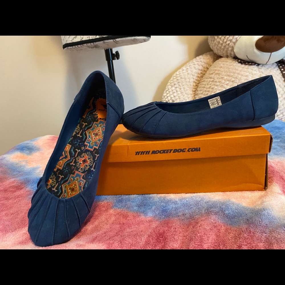 Like New! RocketDog, Navy ballet flats!